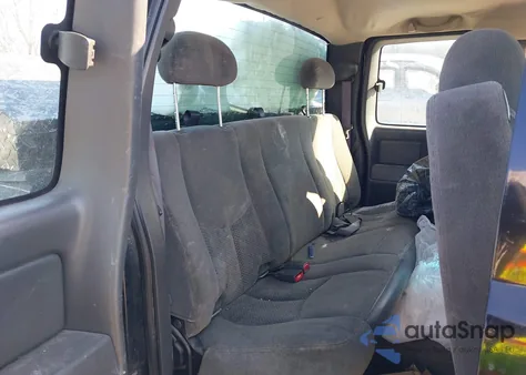 2005 Chevrolet Silverado 2500Hd Ls from USA, damaged, VIN 1GCHK29U45E268672